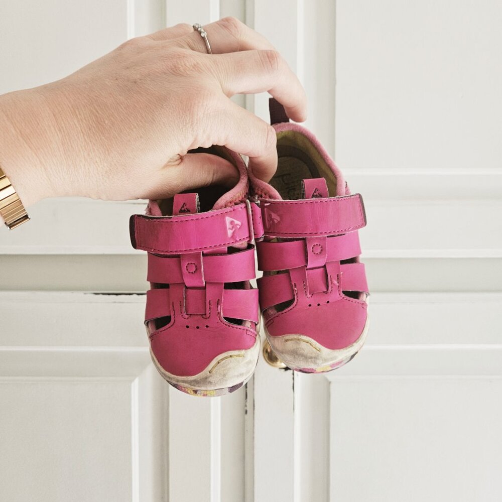 Toddler Plae Sam 2.0 Electric Fuchsia barefoot fisherman sandals 7.5